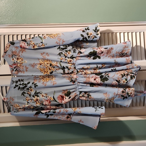 Blue flowered rompers l/s, short part is lined. - Picture 4 of 8